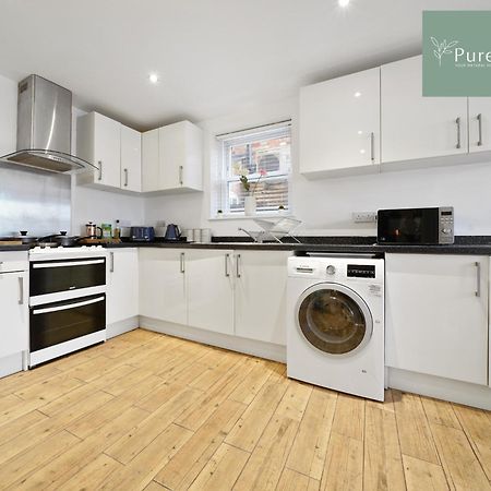 PureStay Luxury: Two-Bed Leamington Apartment Exterior photo